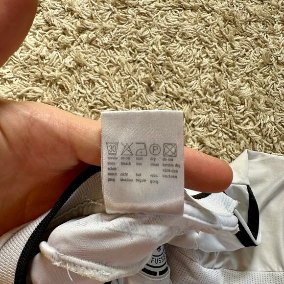 Germany Original Home Football Shirt Soccer Jersey Number #8 Ozil DFB Mens XL - Picture 11 of 12